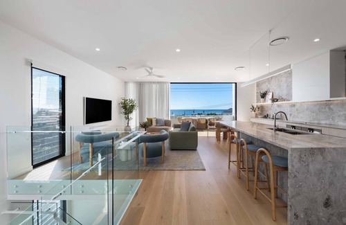 Mooloolaba House | The Skyview - Panoramic Beach House with Lap Pool
