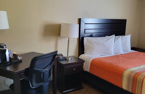 Rainy River District Hotel | The Sleepy Owl