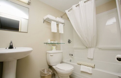 Rainy River District Hotel | The Sleepy Owl