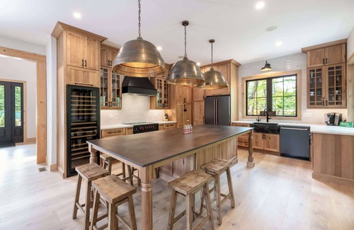 Lincoln House | The Slopeside River Retreat