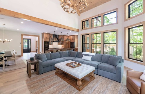 Lincoln House | The Slopeside River Retreat