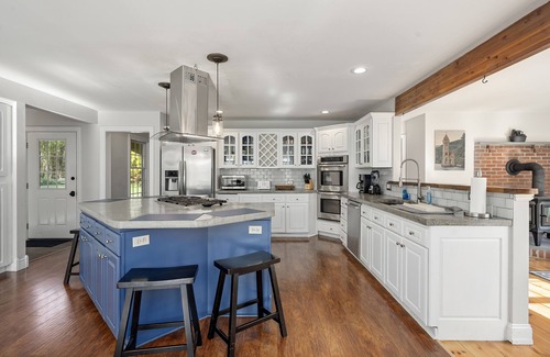 Milford House | The Smith House - Beautiful Home in Ideal Location!