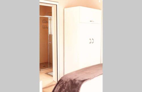 Parow North Apartment | The Smiths Self Catering Cottage