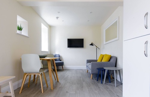 Barnetby House | The Smithy - 1 bedroom self-catered cottage apartment