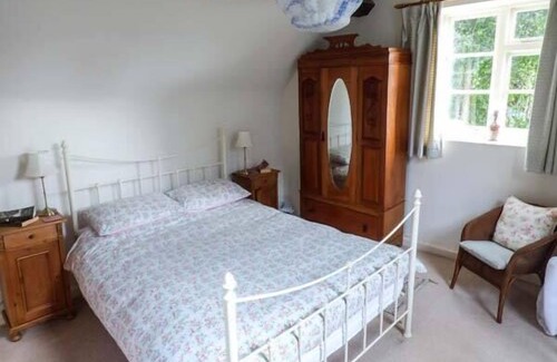 Aymestrey Cottage | The Smithy, MORTIMERS CROSS