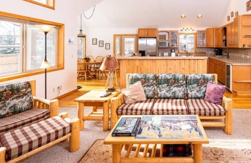 McCall House | The Smitty Place by Casago Mccall - Donerightmanagement