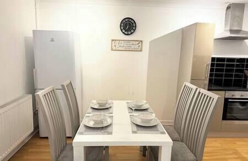 Colchester House | The Snug - CO1