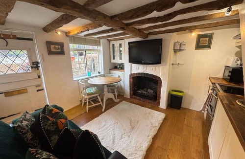 Henley-on-Thames House | The Snug in the centre of Henley