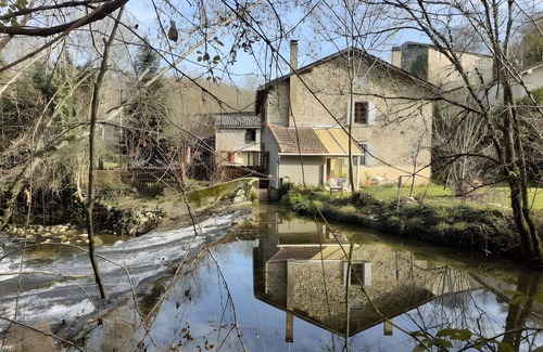 Carla-de-Roquefort House | The Song of the River – Exceptional and Unique Setting!