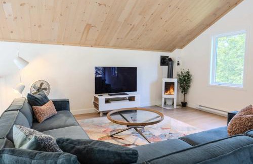 Shannon Ski Chalet | The Sophia - Comfort & Elegance in the Forest - Spa & Office