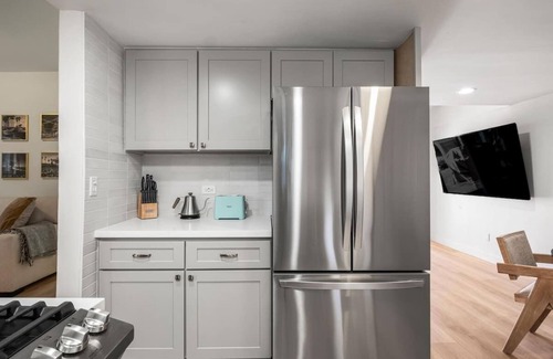 North Redondo Apartment | The South Bay Retreat - 8 Min Drive to the Beach