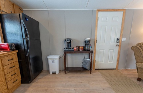 South Range House | The South Range Cabin: Next to snowmobile trail!