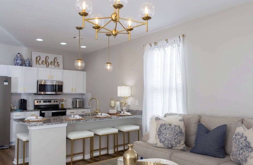Oxford House | The Southern at Rowandale by Apex Short Term Stays