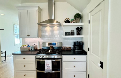Oxford House | The Southern Charm - NEW home in The Lamar, less than 1 mile walk to the square
