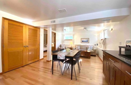 Kensington-Cedar Cottage Apartment | The Spacious Garden Suite perfect for medical professionals/Vancouver visitors.