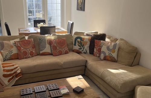 Stratford House | The Spacious Stay Stratford