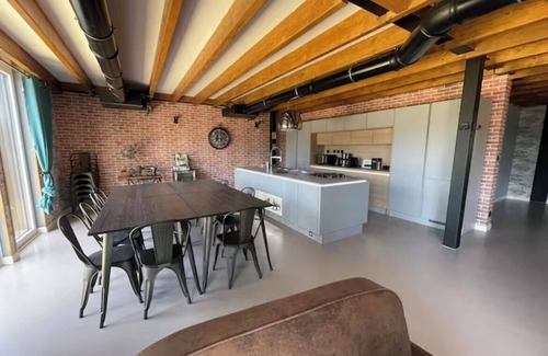 Trelevern Villa | The spacious Tomé loft 10 minutes' walk from the beaches of Trélévern