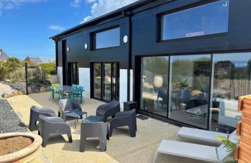 Trelevern Villa | The spacious Tomé loft 10 minutes' walk from the beaches of Trélévern