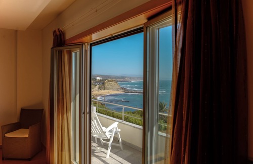 Ericeira Apartment | The spectacle of the sea, from sunrise to sunset