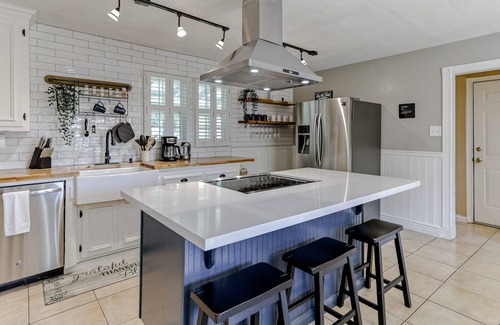 Redding House | The Spero Château : Comfortable & Spacious 30Day+