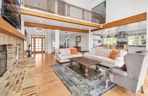 Vista House | The Splash Zone - two pools & a waterslide! - New Listing