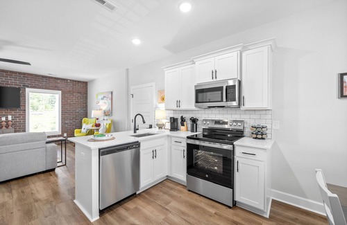 Clarksville Apartment | The Spot 281 Liberty Pkwy