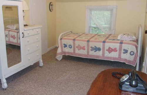 Warrensville Other | The Spring House, 1842 Farmhouse