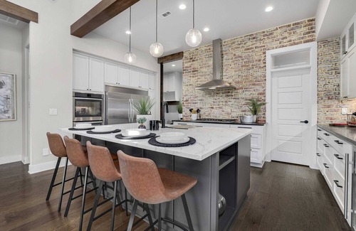 Fayetteville House | The Spring Retreat | <1mi to Dickson St & UofA