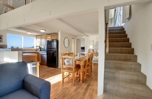 Mountain Center House | The Springcrest Chalet