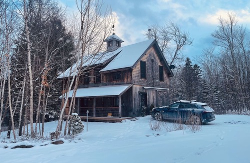 Londonderry House | The Spruce Guesthouse: A Beautifully Renovated Contemporary Barn.