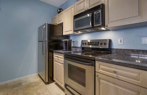 Downtown West Palm Beach Apartment | “The Square” Condo 5 minute drive to Palm Beach
