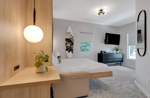 Asbury Park Hotel | The St. Laurent: Deluxe Queen - Sleeps 2