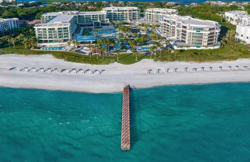 Longboat Key Hotel | The St. Regis Longboat Key Resort