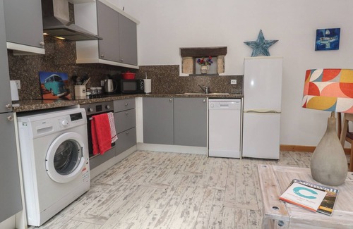 Rosudgeon Cottage | THE STABLE, pet friendly, character holiday cottage in Rosudgeon