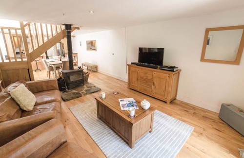 Chillington Cottage | The Stables, beautiful family friendly barn conversion in The South Hams