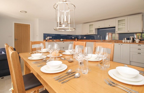 Burton Bradstock Cottage | The Stables, Burton Bradstock