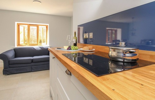 Burton Bradstock Cottage | The Stables, Burton Bradstock
