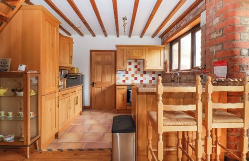 Kilham Cottage | THE STABLES, character holiday cottage, with open fire in Nafferton