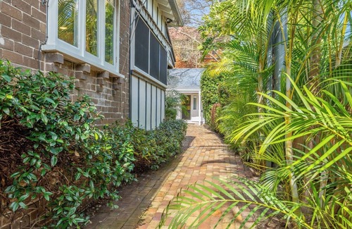 Randwick Apartment | The Stables Cosy Cottage Vibes near Coogee Beach