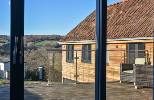 Lyme Regis House | THE STABLES, family friendly, character holiday cottage in Uplyme