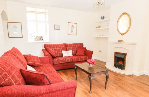 West Heslerton Cottage | THE STABLES, pet friendly, character holiday cottage in Ebberston