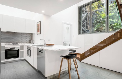 Darlinghurst House | The Stables terrace - A Historic Sanctuary, Hyde Park - Sydney CBD