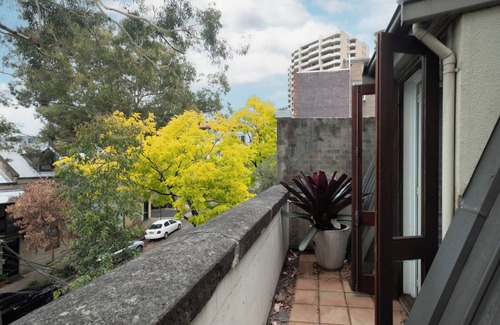 Darlinghurst House | The Stables terrace - A Historic Sanctuary, Hyde Park - Sydney CBD