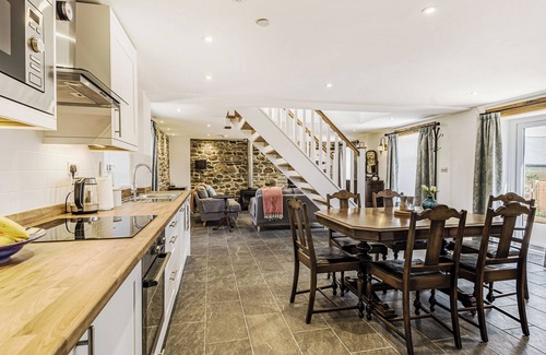 Llanvair Kilgeddin Cottage | The Stables - UK40093