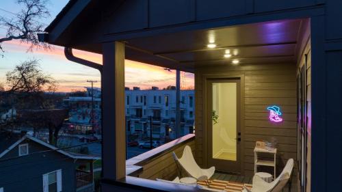 McFerrin Park House | The Stage by AvantStay Chic 4BDR w Covered Balcony Modern Newly Built