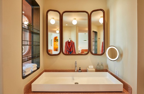 Silom Hotel | The Standard, Bangkok Mahanakhon