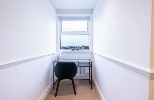 Fulwell and Hampton Hill House | The StanleyModern 3/4BED 3BATH | Comfort & Style
