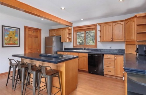 Crestone House | The Stargazer’s Home A 5BR Mountain Sanctuary with Garden Oasis