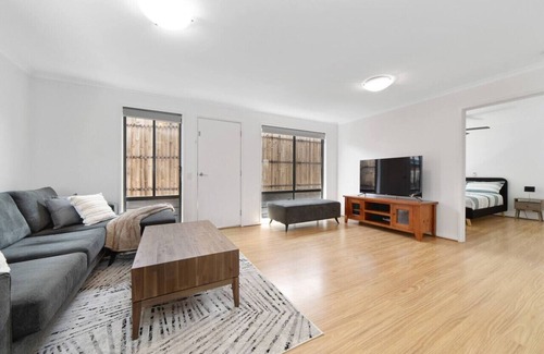 Mornington Apartment | The Station – Mornington
