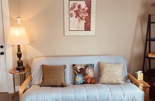 Winchester Apartment | The Stock Exchange downtown 3rd floor studio apt